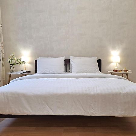 Однокімна Квартира Біля Каштанової Алеї У Центрі Полтави Мережа Alexapartments Документи Для Відряджень Безконтатне Заселення 24-7 Poltava Exteriör bild