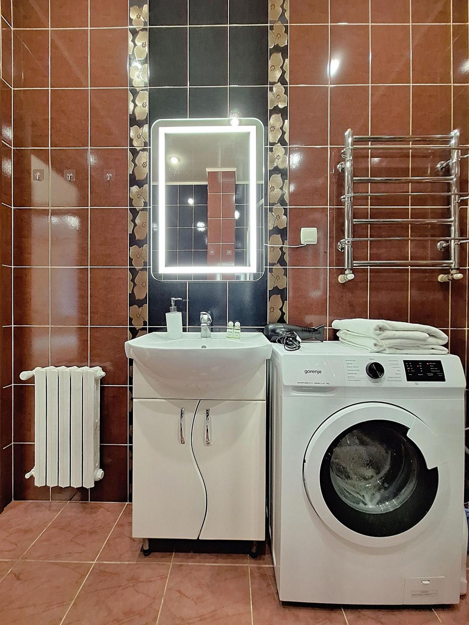 Однокімна Квартира Біля Каштанової Алеї У Центрі Полтави Мережа Alexapartments Документи Для Відряджень Безконтатне Заселення 24-7 Poltava Exteriör bild