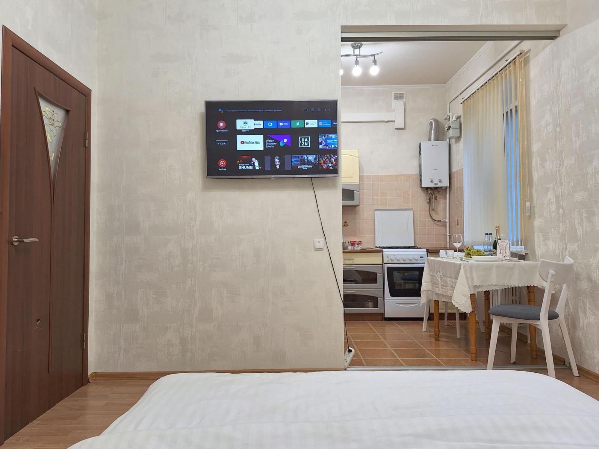 Однокімна Квартира Біля Каштанової Алеї У Центрі Полтави Мережа Alexapartments Документи Для Відряджень Безконтатне Заселення 24-7 Poltava Exteriör bild